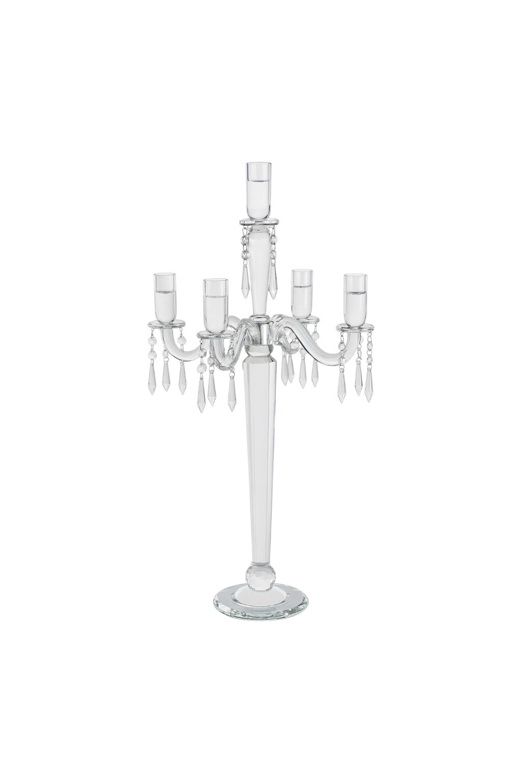 Candelabro elegante in vetro trasparente a 5 bracci con pendenti decorativi che riflettono la luce, a noleggio a Roma.