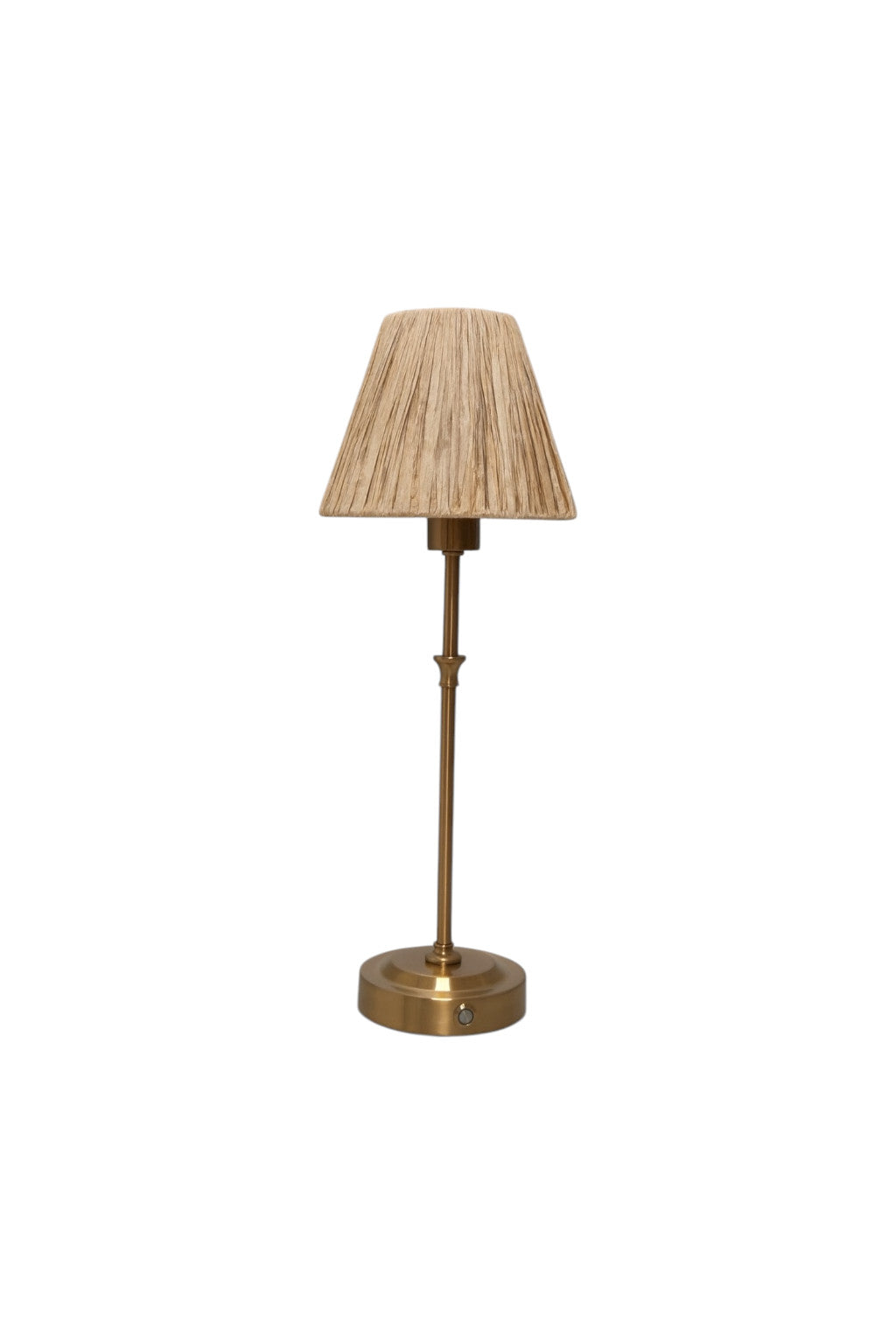 Lampada da tavolo con base in ottone satinato e paralume plissettato color beige naturale, a noleggio per matrimoni