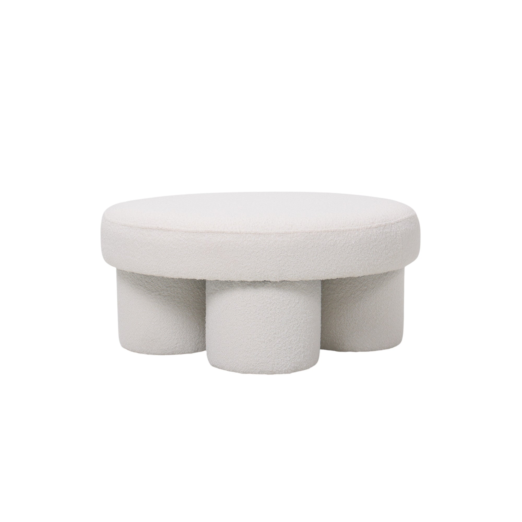 Pouf rotondo basso design moderno in velluto bianco con gambe cilindriche, linee morbide, a noleggio nel Lazio.
