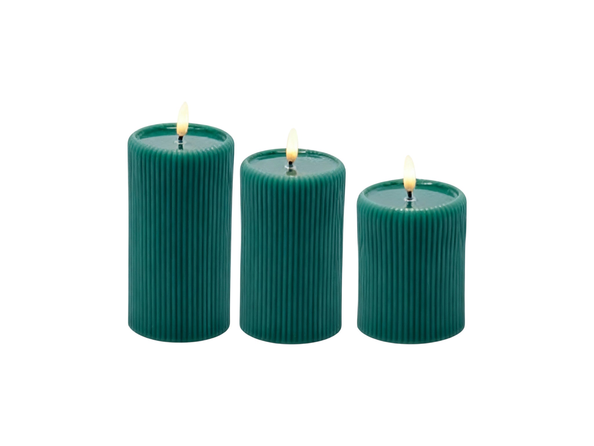 Set di tre candele LED Soffio di Natura in cera naturale verde, altezze 15, 13 e 10 cm, con fiamma realistica per eventi
