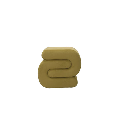 Pouf imbottito design moderno in velluto verde e forma sinuosa e avvolgente in linea continua, a noleggio a Roma.
