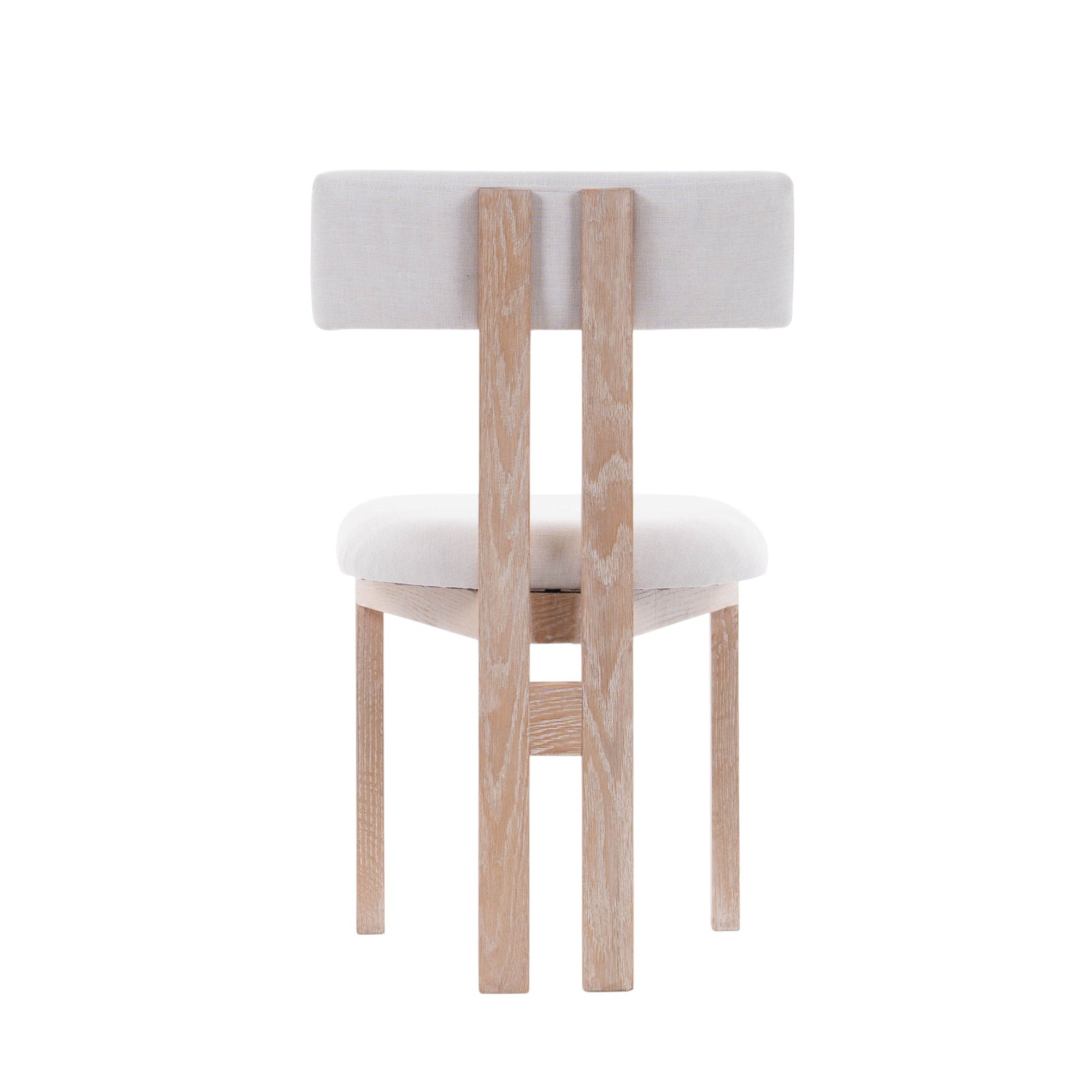 Sedia imbottita in legno chiaro e schienale curvo, con seduta e schienale imbottiti in tessuto chiaro, a noleggio per matrimoni